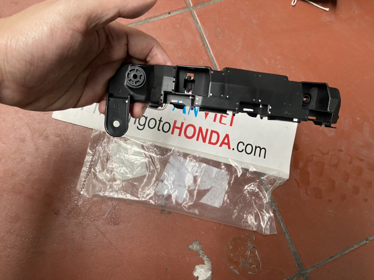 Cá cài Ba đờ sốc trước xe Honda HRV